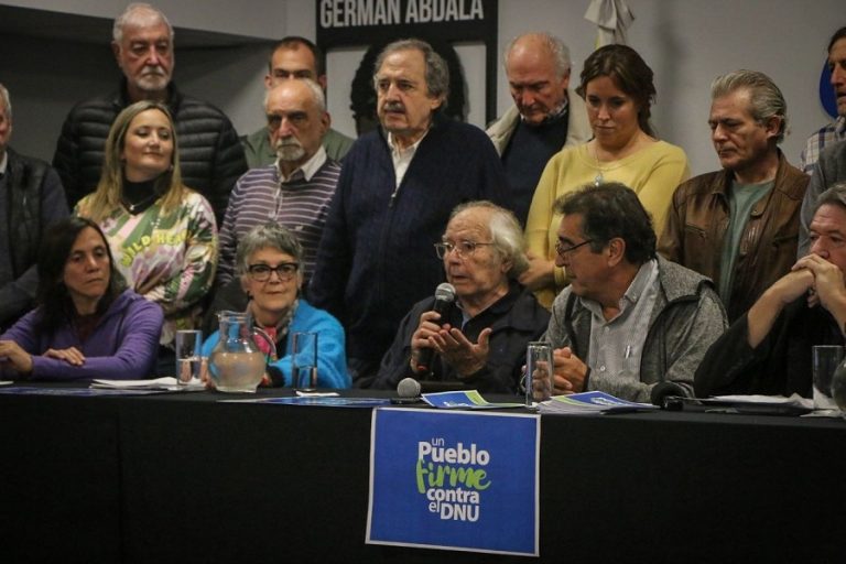 La CTA Autónoma presentó una campaña junto a referentes políticos y sociales para derogar el DNU 70
