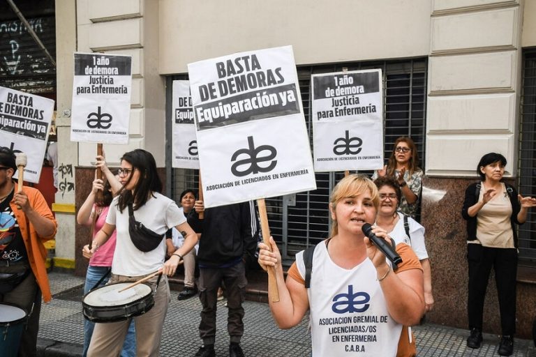 La enfermería se moviliza a la Legislatura porteña