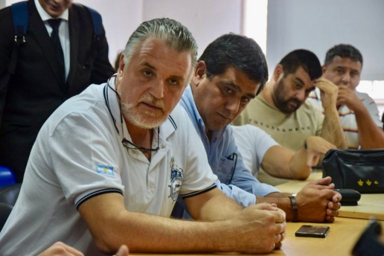 Continúa el conflicto entre los gremios marítimos y la Cámara de Arena y Piedra del Litoral