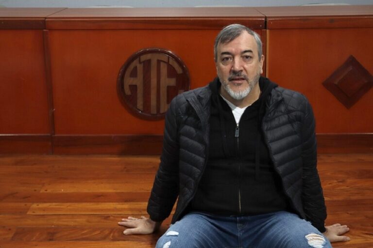 Aguiar: «Tenemos que seguir resistiendo en la calle»