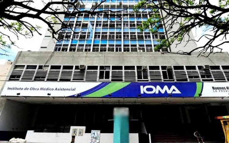 Un conflicto podría hacer caer el convenio entre los médicos y el IOMA