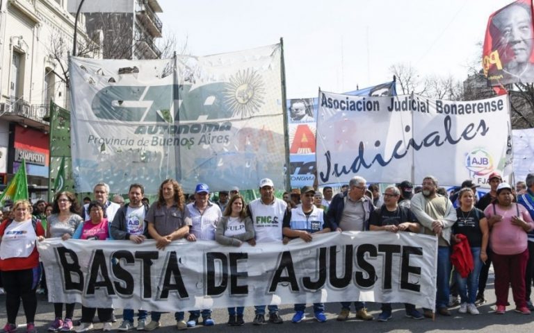 Estatales y judiciales vuelven al paro con movilización para exigirle a Vidal la reapertura de paritarias