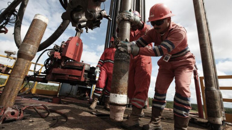 El sindicato de petroleros lanzó un paro de dos días en Vaca Muerta por la ola de despidos