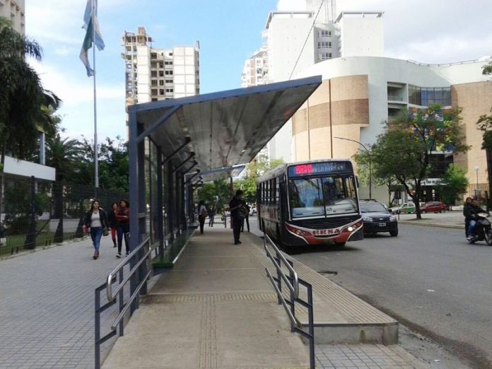 Colectivos: los empresarios quieren aumento de boleto o más subsidios