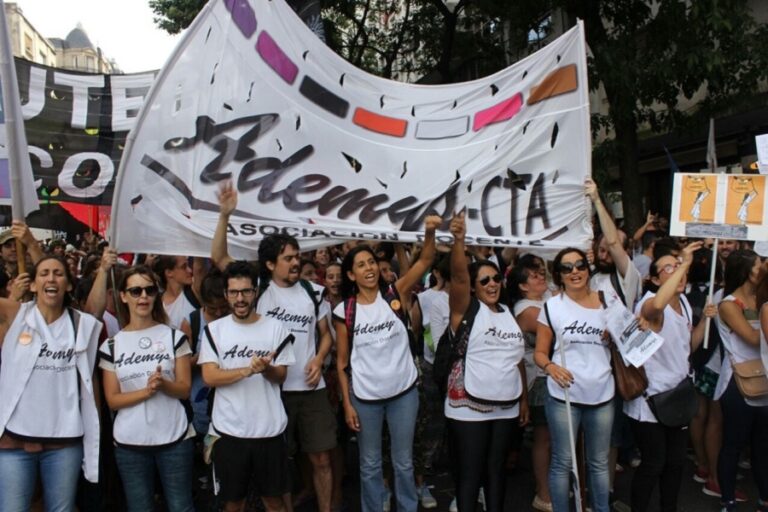 Ademys se une a la marcha de jubilados