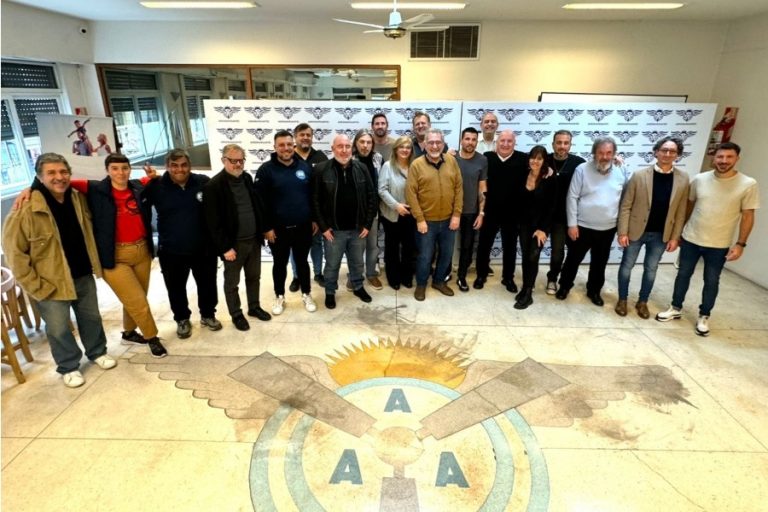 Aeronáuticos y Universitarios sellaron un acuerdo de solidaridad para sus conflictos sectoriales