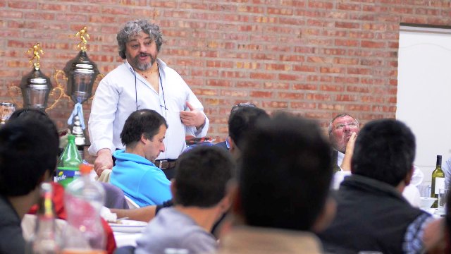 Neuquén: Ratifican acuerdo y pagan 18 por ciento de aumento a petroleros