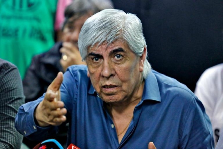 Camioneros se declara en «alerta y movilización» por probable pérdida de 2 mil puestos laborales en YPF