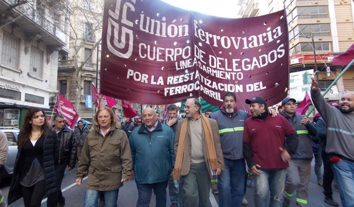Anuncian paro total en el tren Sarmiento contra suspensiones