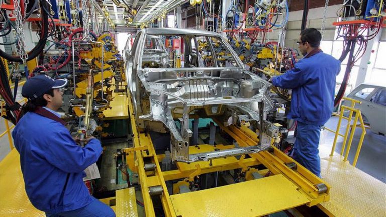 SMATA advierte que habrá despidos y alerta por la entrada de autos importados