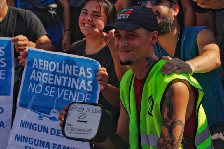 Organizan un cacerolazo contra los despidos en GPS/Aerolíneas Argentinas