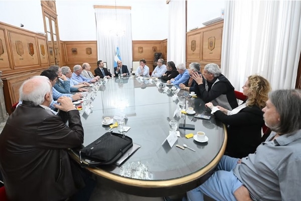 El Gobierno acordó con la CGT revisar una parte de la reforma laboral