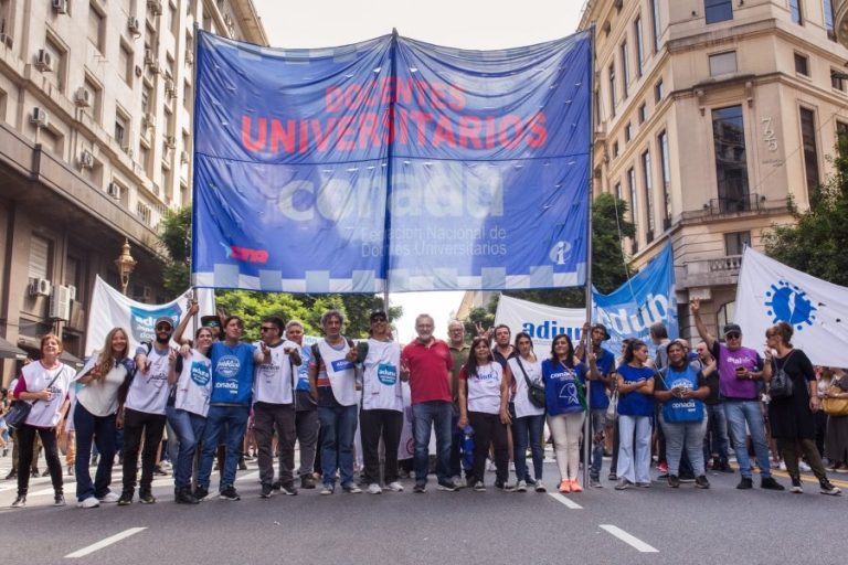 Gremios universitarios anunciaron un paro de 48 horas para el 4 y 5 de junio