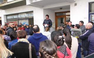 Paro y movilización de trabajadores municipales en Azul