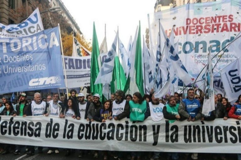 Docentes y no docentes de todas las universidades inician un paro nacional