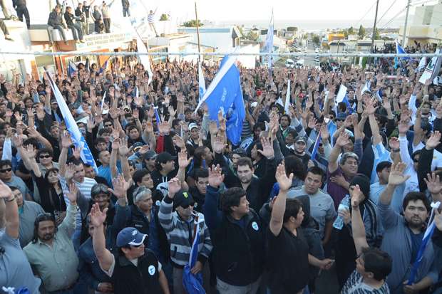 Petroleros llevan adelante un paro nacional