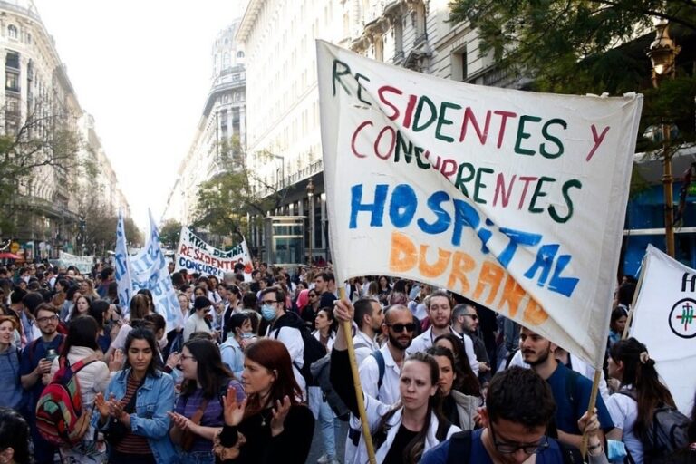 Residentes y concurrentes de la Ciudad Autónoma de Buenos Aires realizan un paro