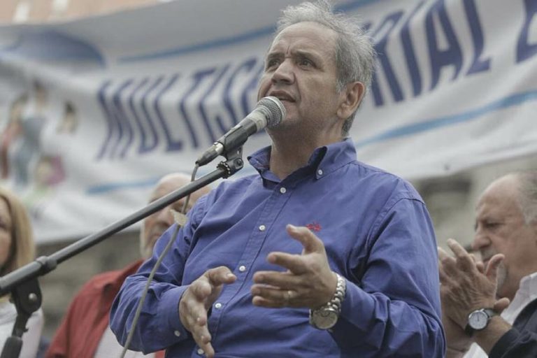 Carlos Cisneros impulsó la reelección de Sergio Palazzo en el Congreso Bancario