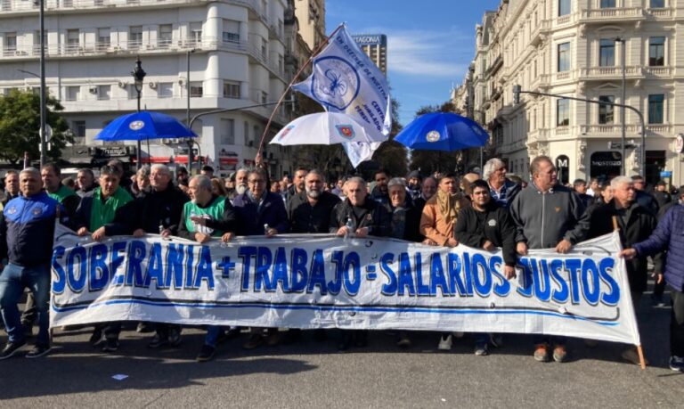 Más de 70 organizaciones sindicales marcharon contra el ajuste de Milei: “La crueldad disfrazada de ‘déficit cero’»