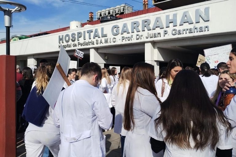Trabajadores del Hospital Garrahan inician un paro total por 48 horas