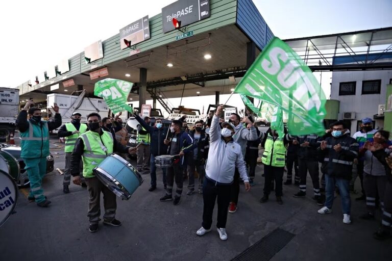 Un tribunal laboral ordenó reincorporar a 85 trabajadores del peaje