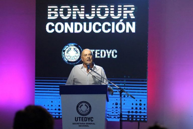 La UTEDYC acordó un aumento adicional del 20% para personal de clubes de campo y mutuales