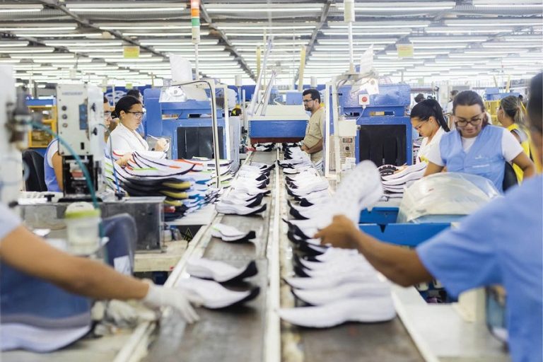 UTICRA decretó el Estado de Alerta ante los despidos en Bicontinentar