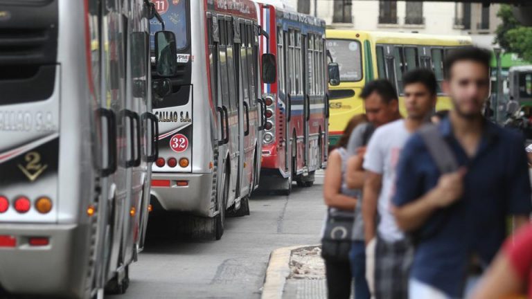 Paro de colectivos: en qué provincias no habrá servicio este viernes