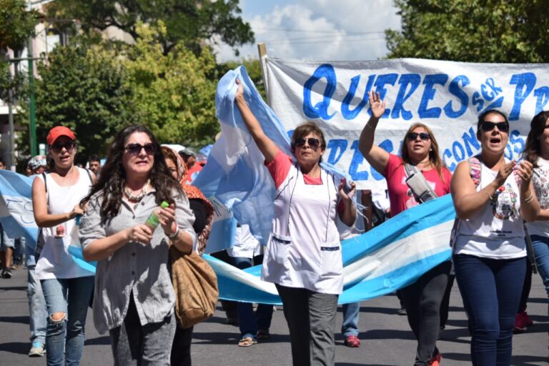Paritarias: docentes de Salta cerraron una suba del 14%, pero Tierra del Fuego, Santa Fe y Jujuy siguen en lucha