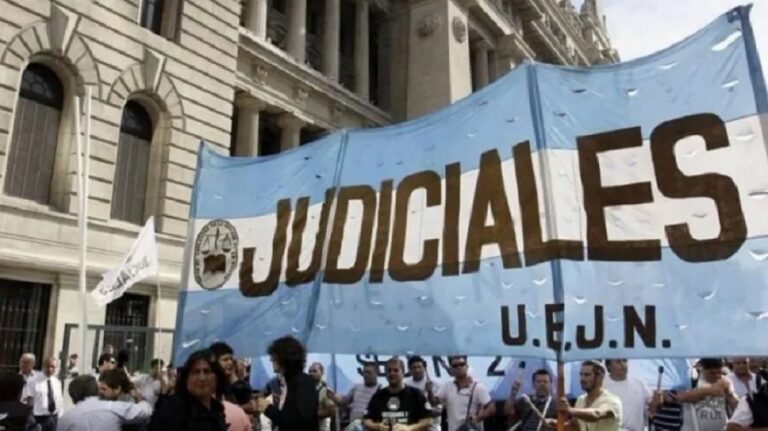 Trabajadores judiciales realizan un paro nacional para exigir una recomposición salarial