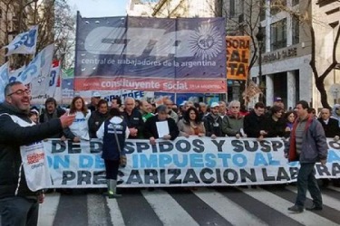 Marchan las 5 centrales sindicales