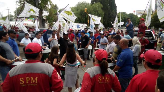 Gremios levantaron la protesta en Allen por la salida de Mirasal