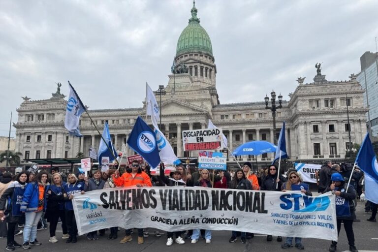 Trabajadores Viales presentaron un petitorio de apoyo a gobernadores y legisladores para derogar el Decreto que dispuso el cierre del organismo